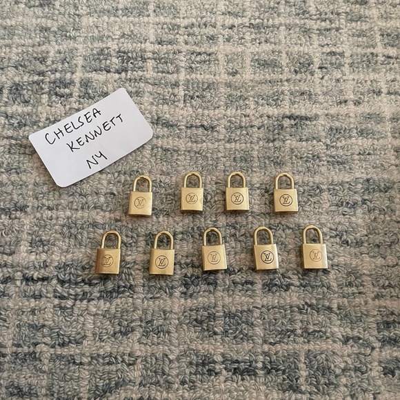 Louis Vuitton luggage lock Authentic vintage brass DIY Necklace - Picture 10 of 12